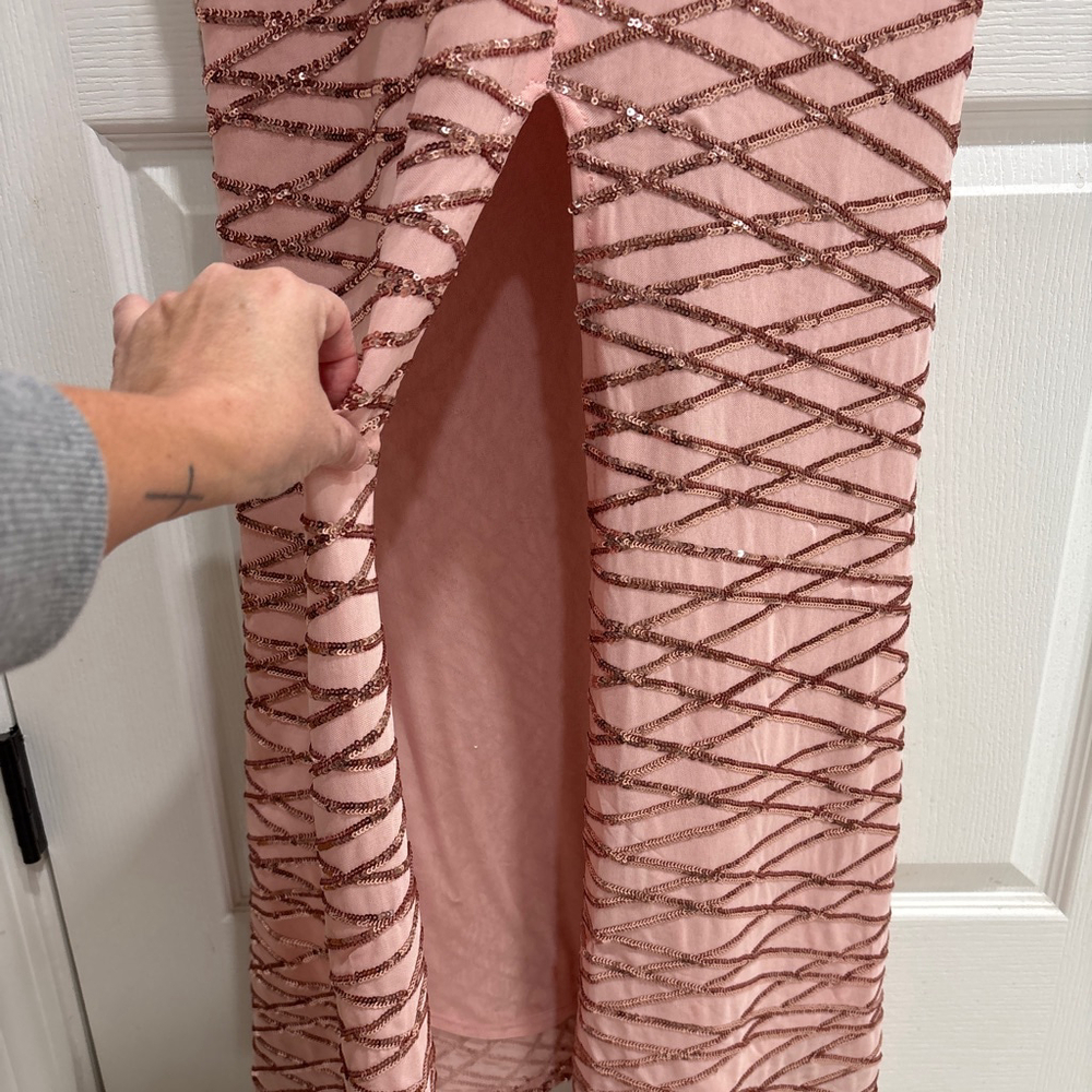 Women's Maniju Rose Gold Sequin Formal Gown, Elegant, 1X - Picture 7 of 15